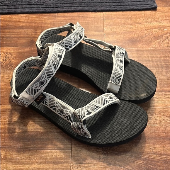Teva Black and White Sport Sandals Adjustable Straps - Picture 1 of 2